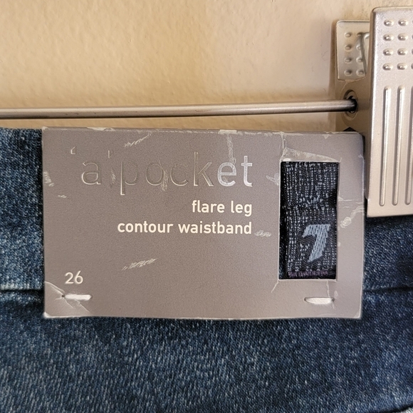 NWT 7FAM | A-Pocket Flared Leg Jeans Size 26 - Picture 4 of 7